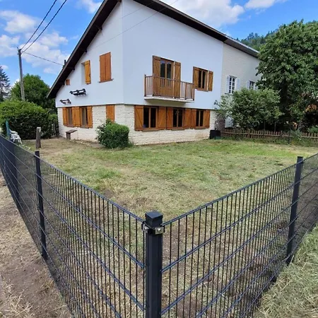 Gemuetliches Haus Im Chalet Stil