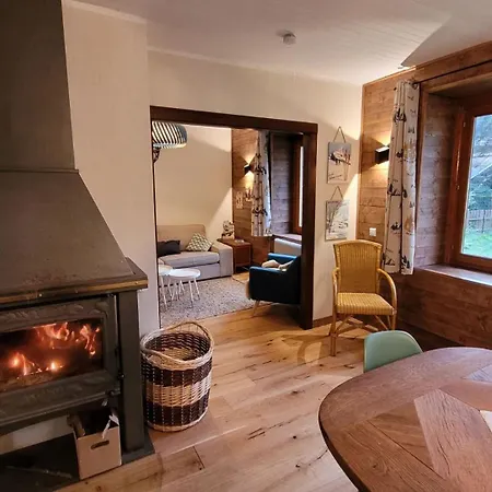 Gemuetliches Haus Im Chalet Stil